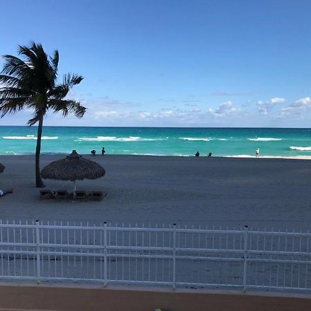 Sahara Beach Club Sunny Isles Beach Bagian luar foto