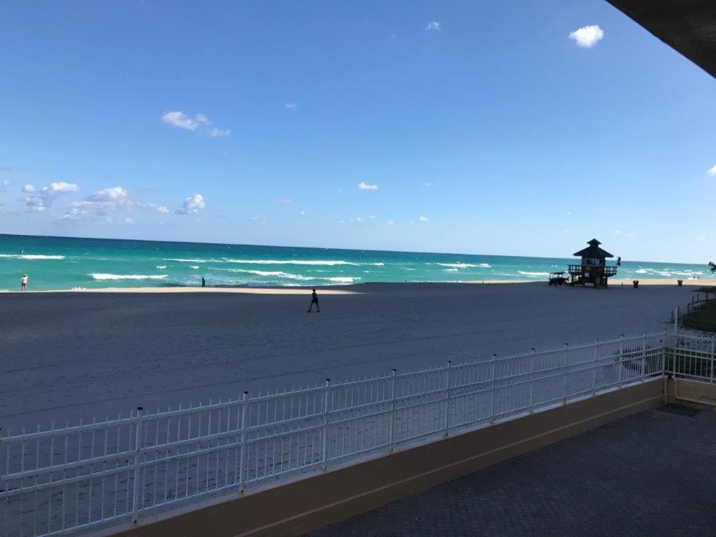 Sahara Beach Club Sunny Isles Beach Bagian luar foto